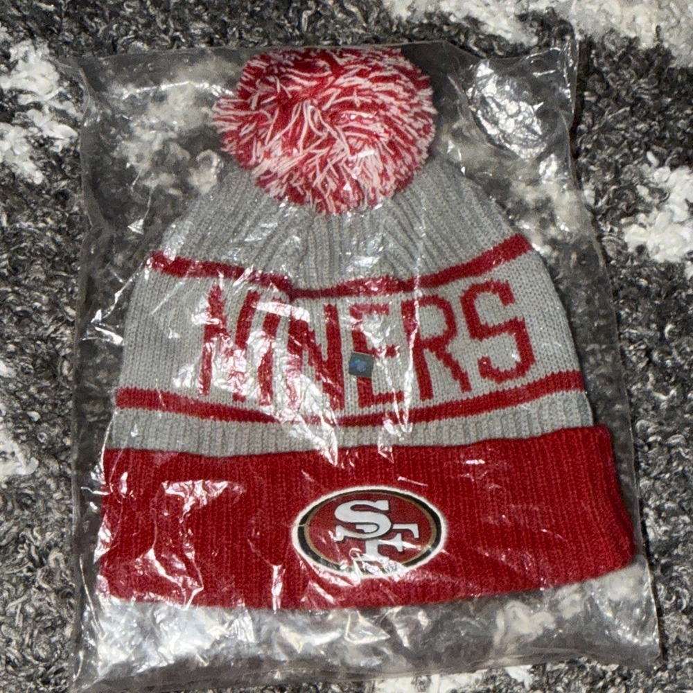 NIB San Francisco 49ers Niners Knit Beanie with Pom Pom